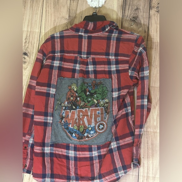 NWT UpCycled Graphic Flannel Marvel Themed graphic flannel size Large - Picture 1 of 9